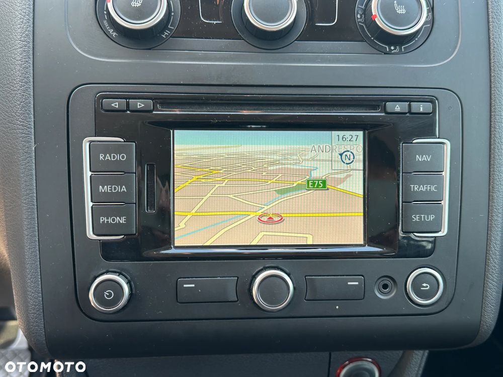 Volkswagen Touran - 23