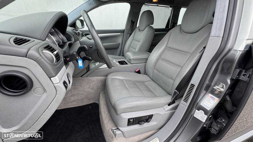 Porsche Cayenne Turbo - 8