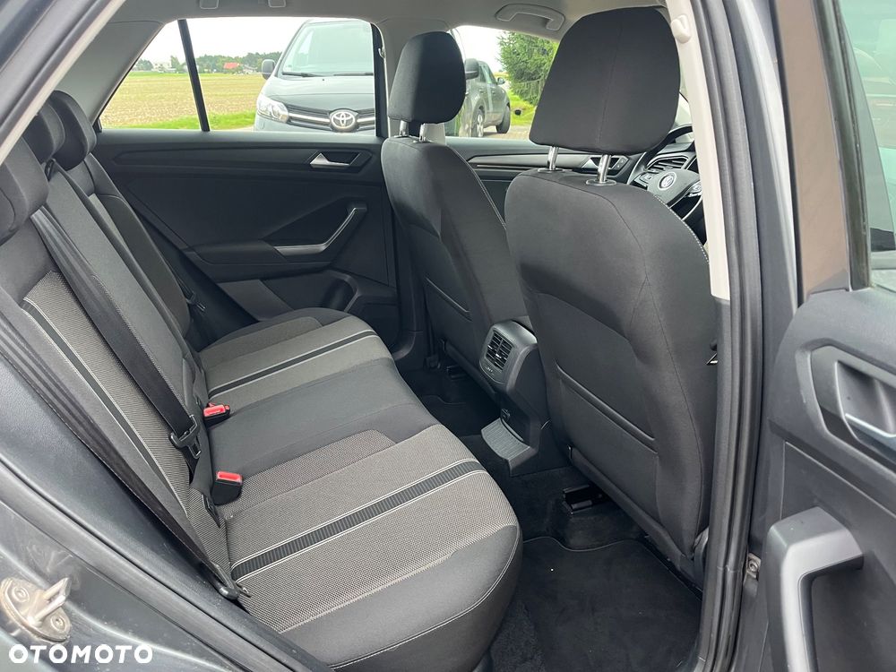 Volkswagen T-Roc - 22