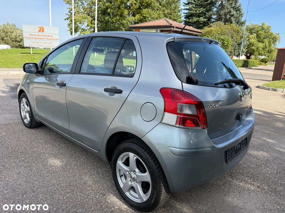 Toyota Yaris 1.33 VVT-i Cool - 4