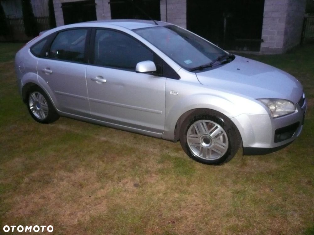 Ford Focus 1.6 TDCi DPF Ghia - 4