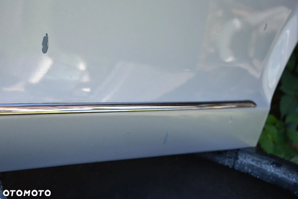 MERCEDES W204 SEDAN DRZWI LEWE TYLNE TYŁ 988 - 4