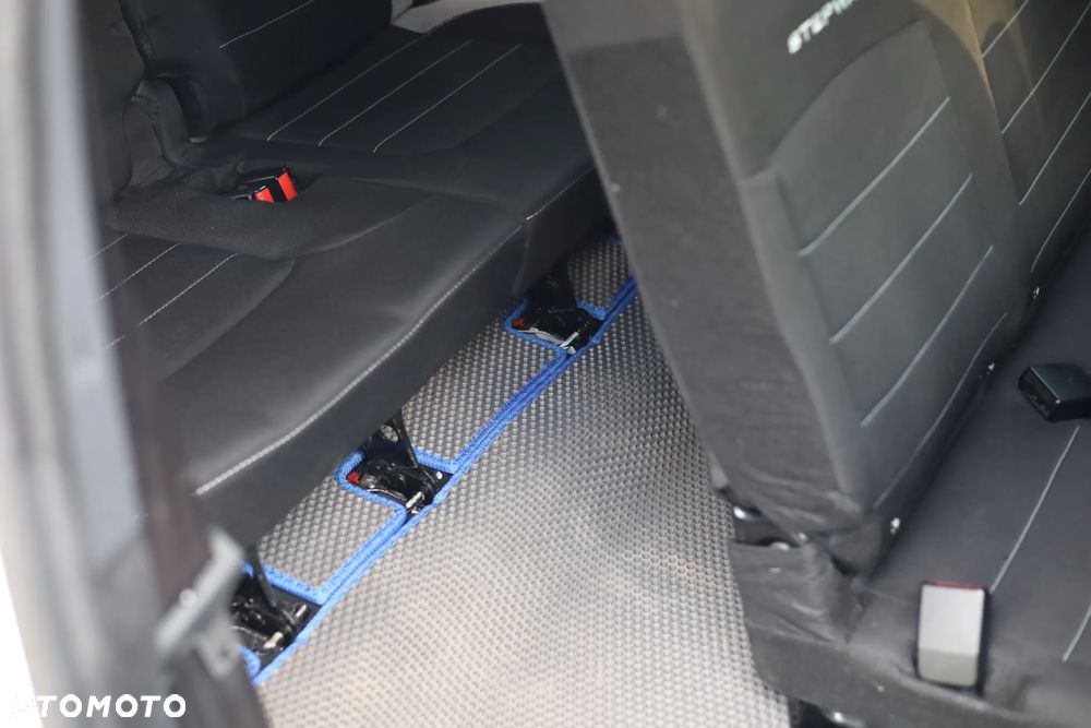 Dacia Lodgy 1.6 SCe Stepway S&S - 27