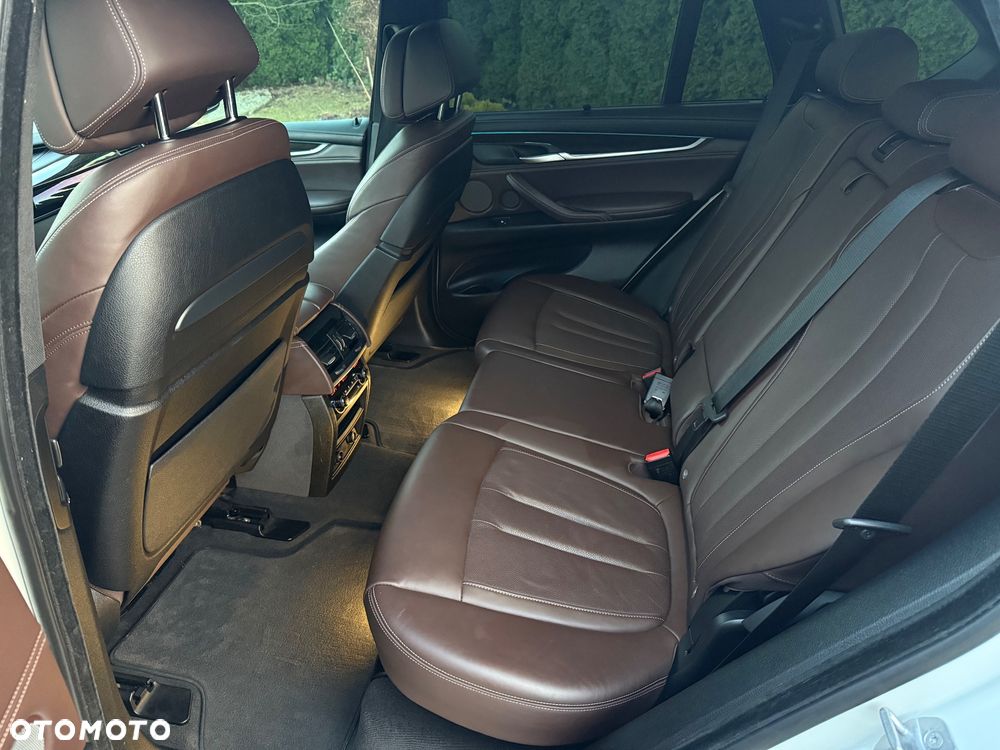 BMW X5 xDrive50i Sport-Aut - 16