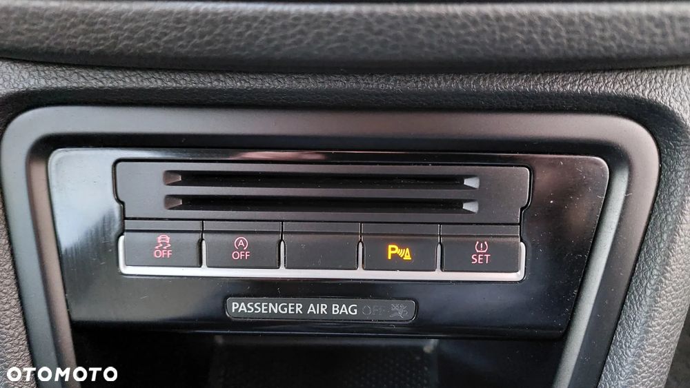 Volkswagen Sharan 2.0 TDI 4MOTION Highline - 32