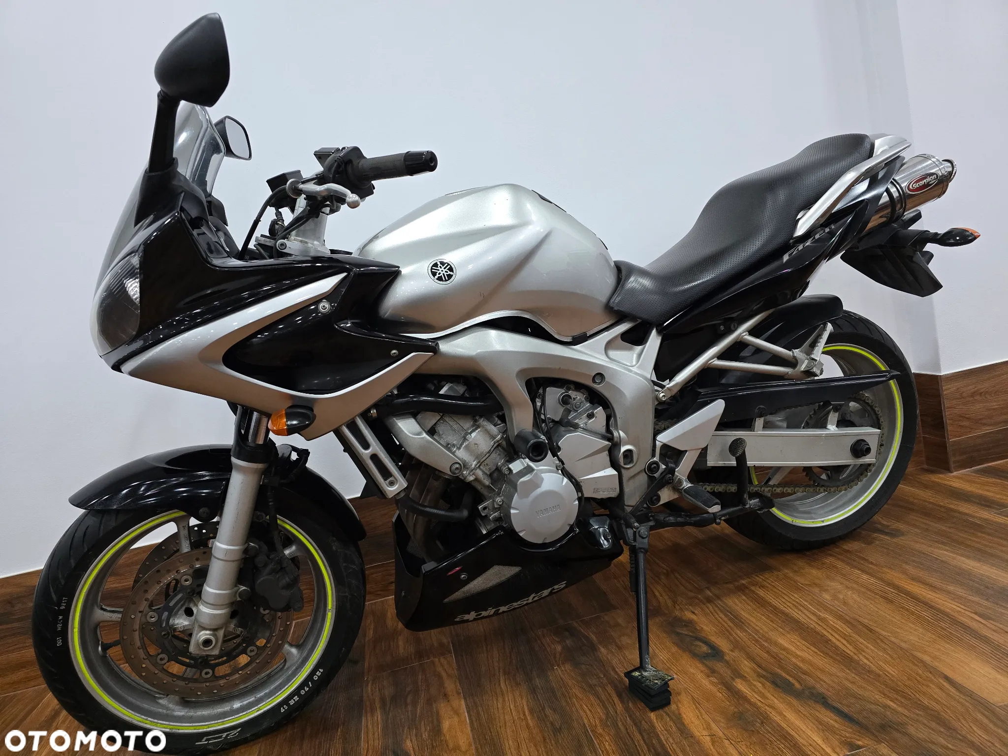 Yamaha FZ - 8