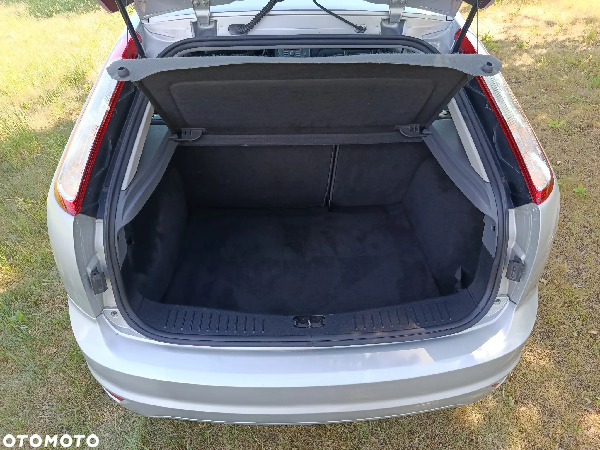 Ford Focus 1.6 16V Ghia - 8