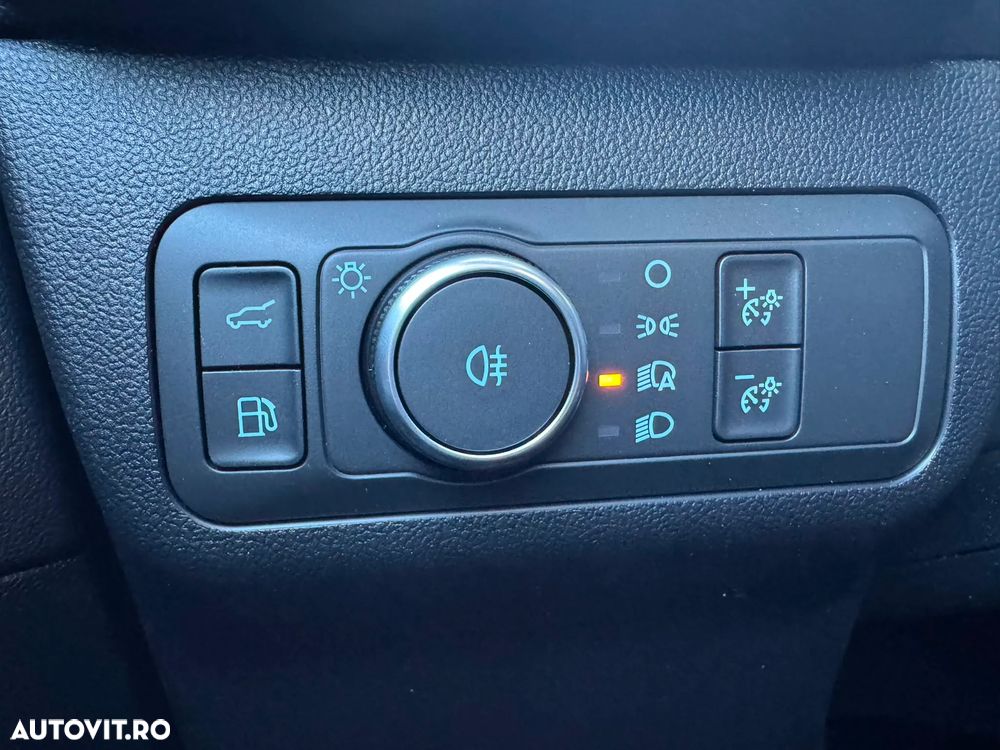 Ford Kuga - 25