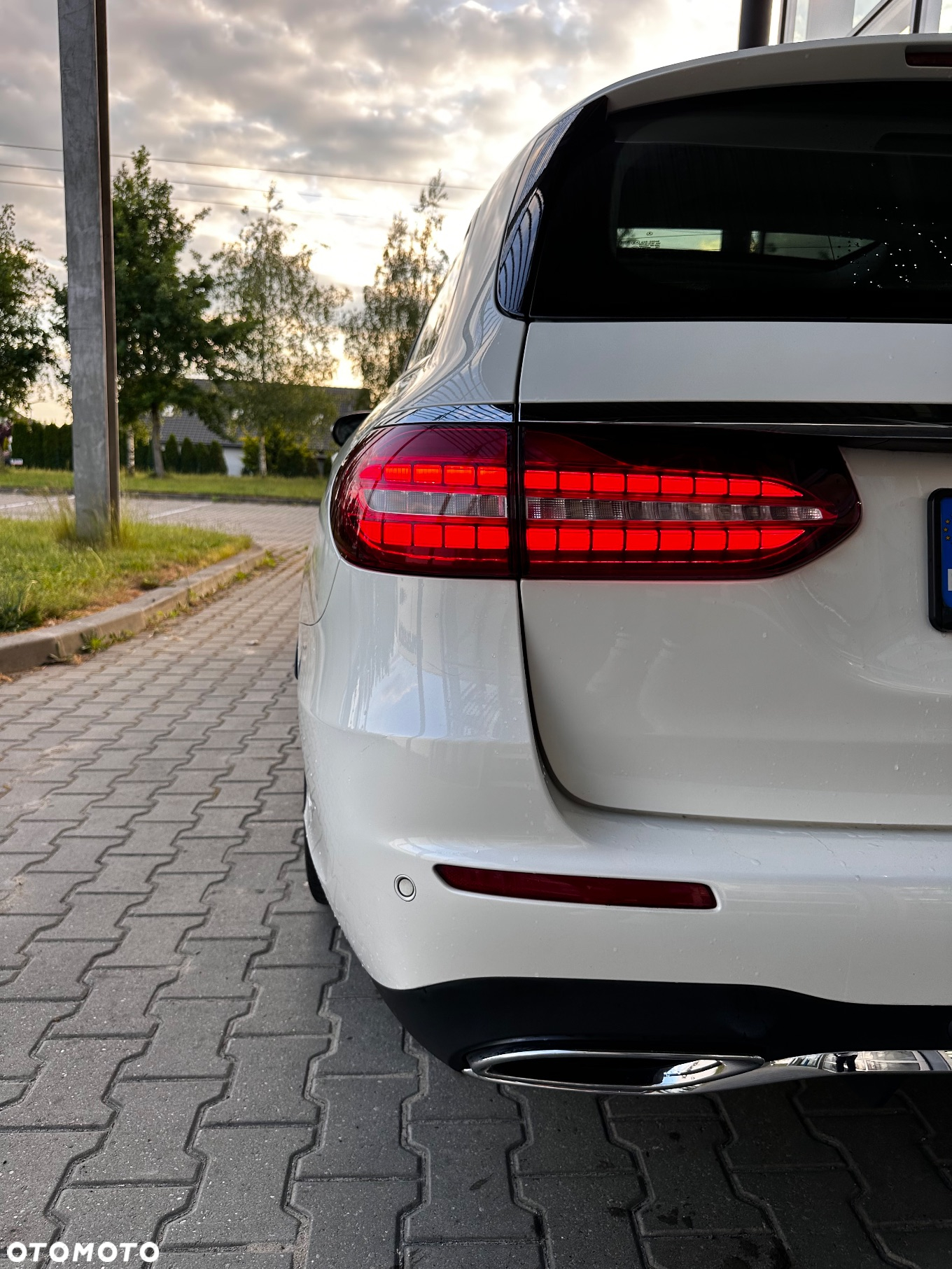 Mercedes-Benz Klasa E 220 d 4-Matic AMG/Avantgarde - 25