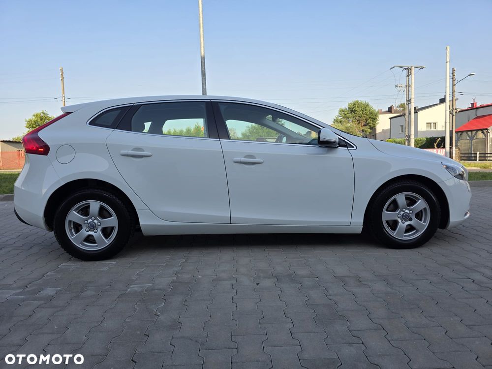 Volvo V40 D2 - 16