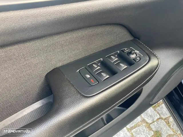 Volvo V60 2.0 D3 Momentum Core Geartronic - 26