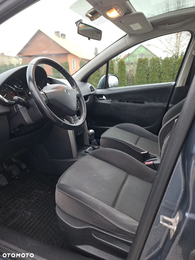 Peugeot 207 - 8