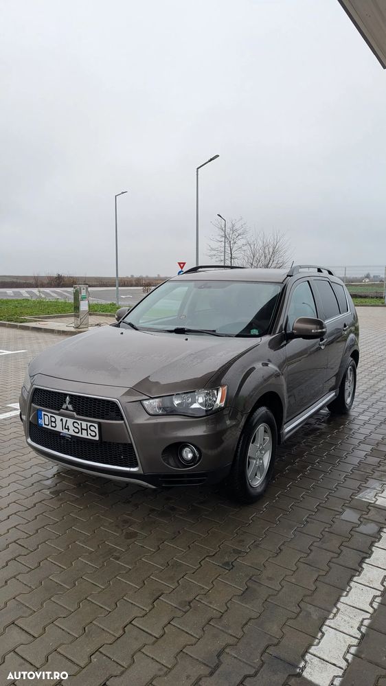 Mitsubishi Outlander - 6
