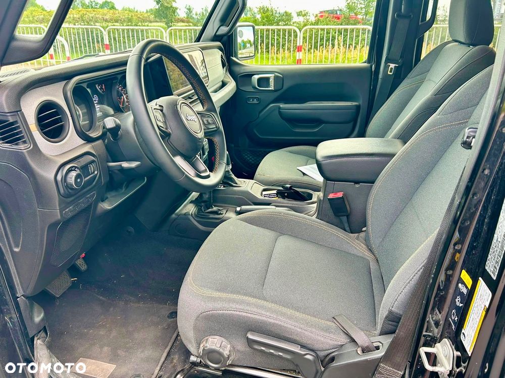 Jeep Wrangler Unlimited GME 2.0 Turbo Sahara - 2