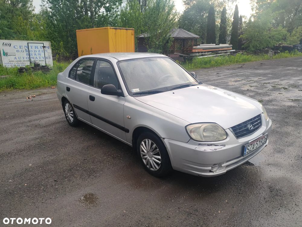 Hyundai Accent - 4