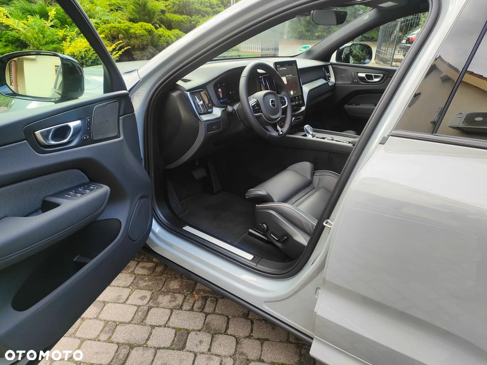 Volvo XC 60 B5 B AWD Ultra Dark - 33