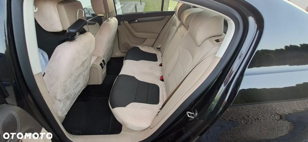 Volkswagen Passat 1.8 TSI Comfortline - 12