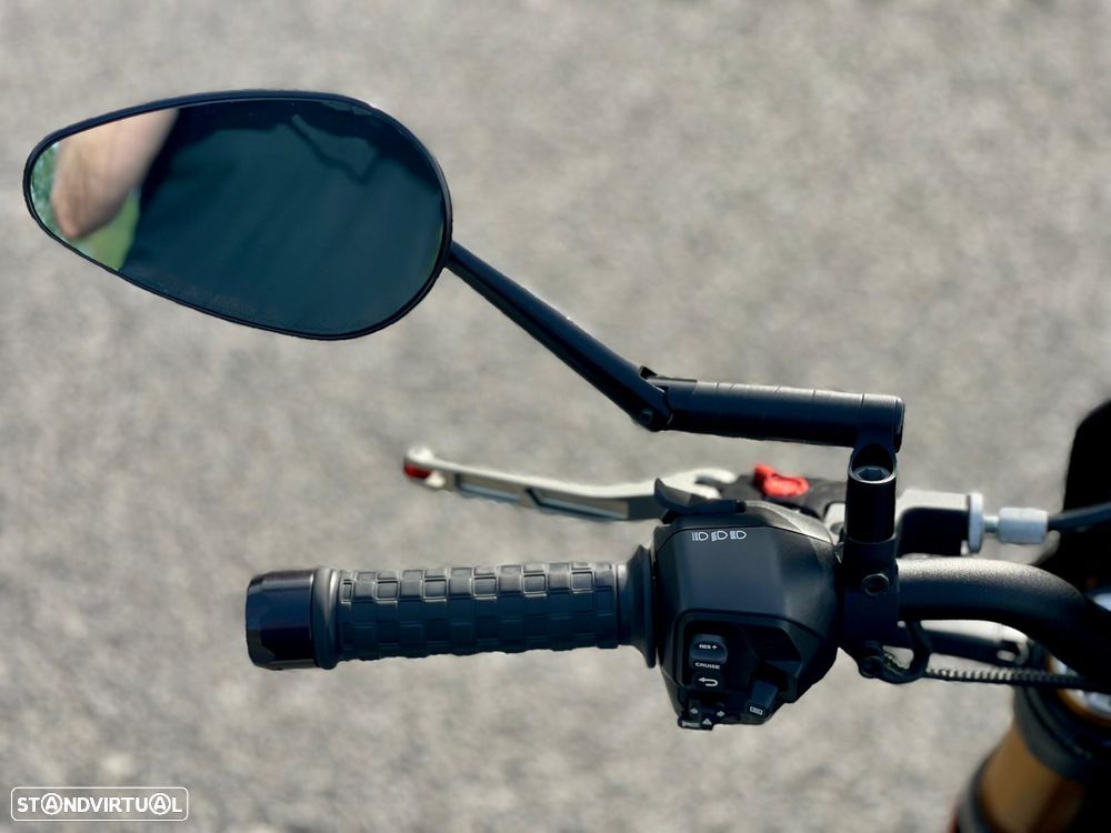 Indian FTR 1200 SUPER HOOLIGAN - 13