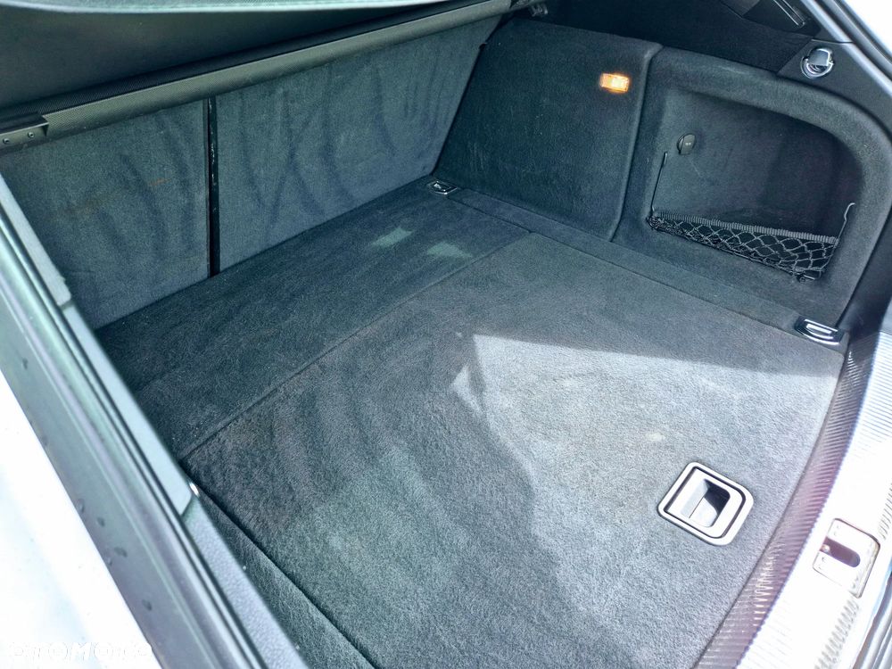 Audi A4 Avant 2.0 TDI DPF multitronic S line Sportpaket - 9