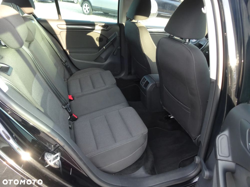 Volkswagen Golf 1.6 TDI BlueMotion Technology Cup - 13