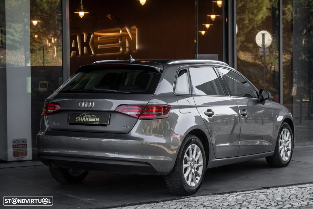 Audi A3 1.6 TDI Attraction - 4