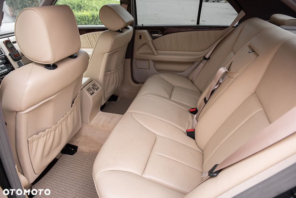 Mercedes-Benz Klasa E - 6