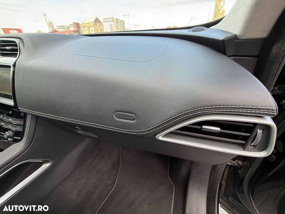 Jaguar F-Pace 20d AWD Prestige - 26