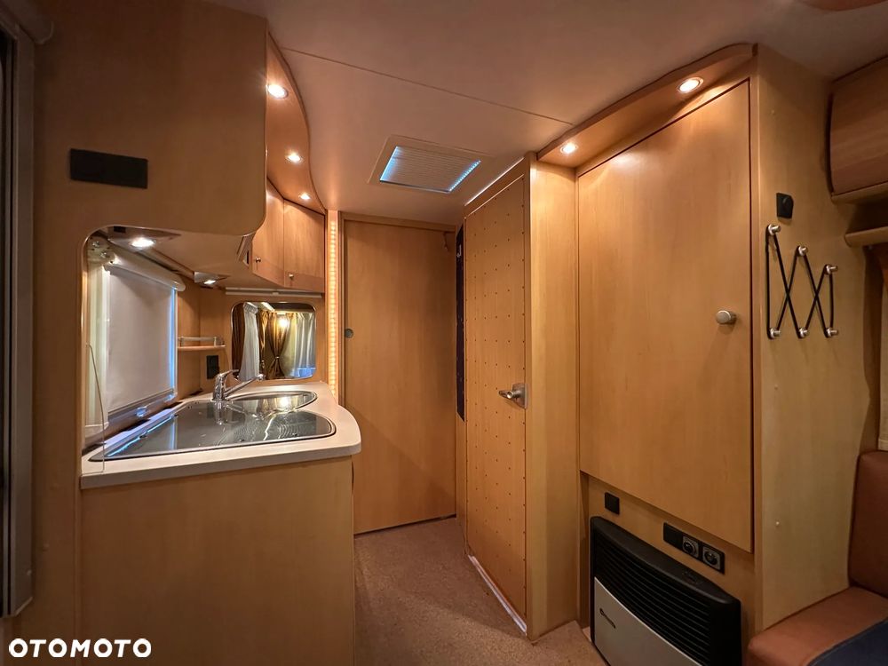 Dethleffs 510 CAMPER z napędem i przedsionkiem pompowanym !!! - 17