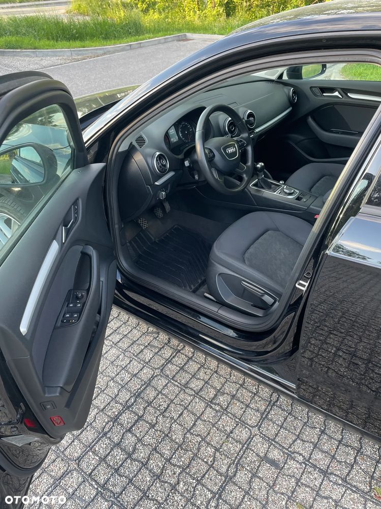 Audi A3 Sportback 1.6 TDI DPF Ambiente - 11