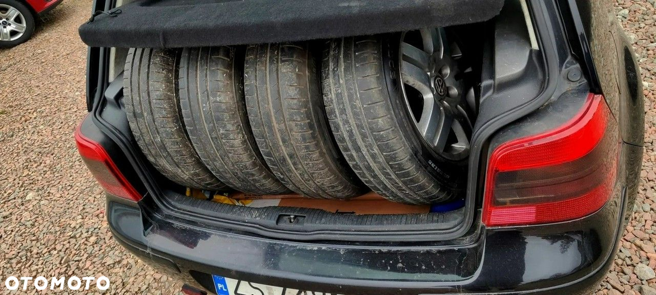 Volkswagen Golf - 6