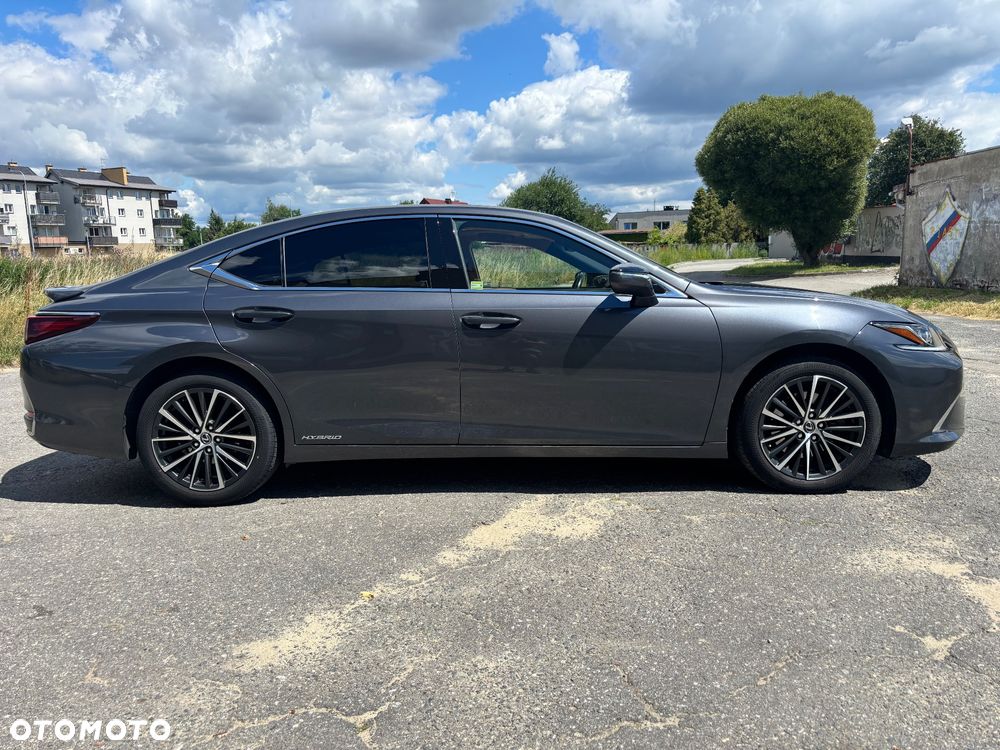 Lexus ES 300h Business Edition - 6