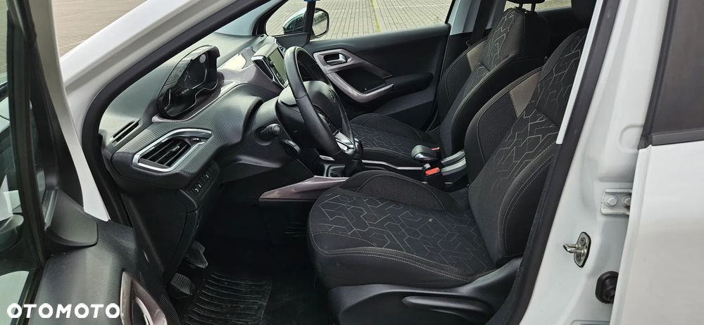Peugeot 2008 PureTech 82 Allure - 5