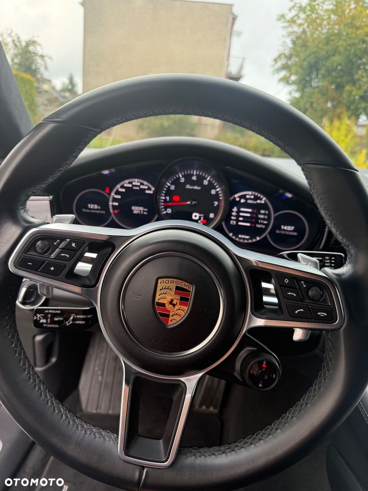 Porsche Panamera - 31