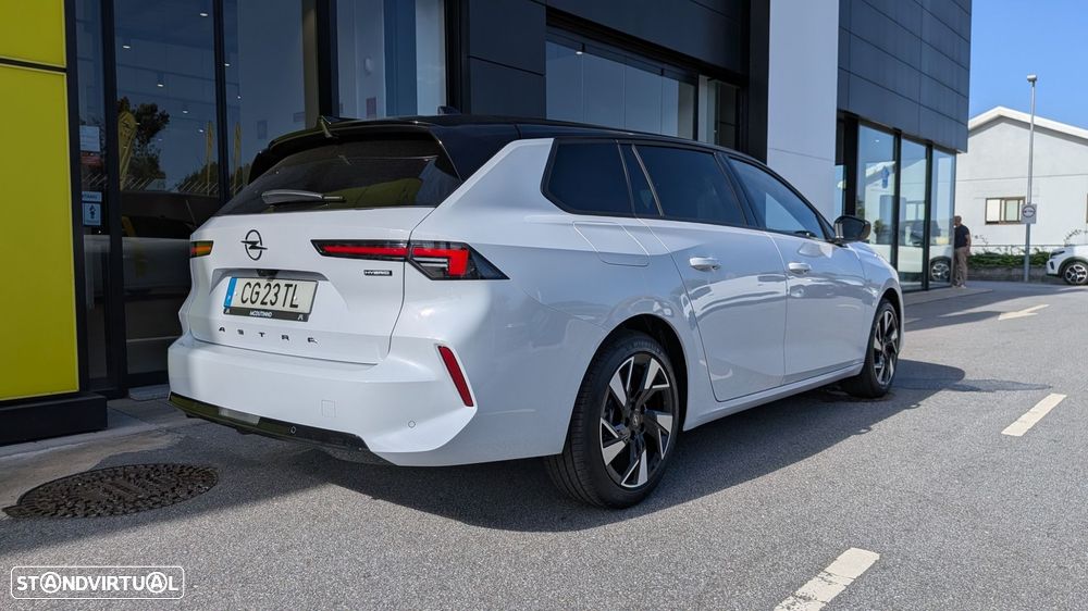 Opel Astra Sports Tourer - 4