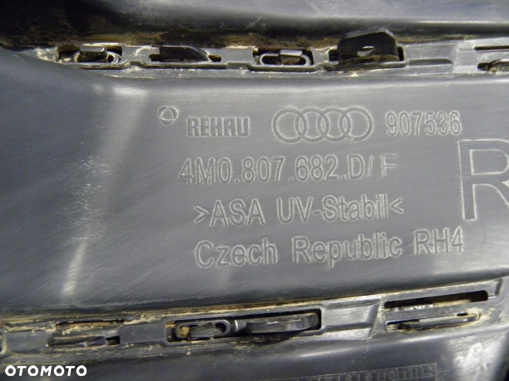 KRATKA ZAŚLEPKA ZDERZAKA PRAWA AUDI Q7 S-LINE 4M0807682E/G 4M0807682D/F - 7