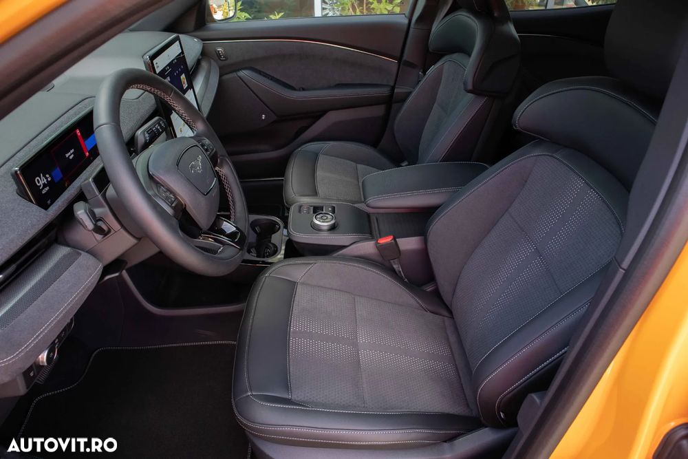 Ford Mustang Mach-E - 11