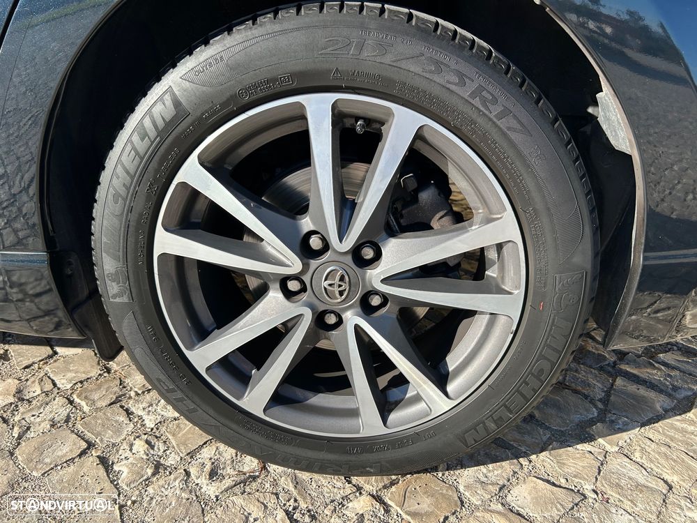 Toyota Avensis SW 2.0 D-4D Luxury - 16
