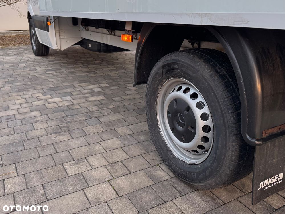 Mercedes-Benz Sprinter - 32