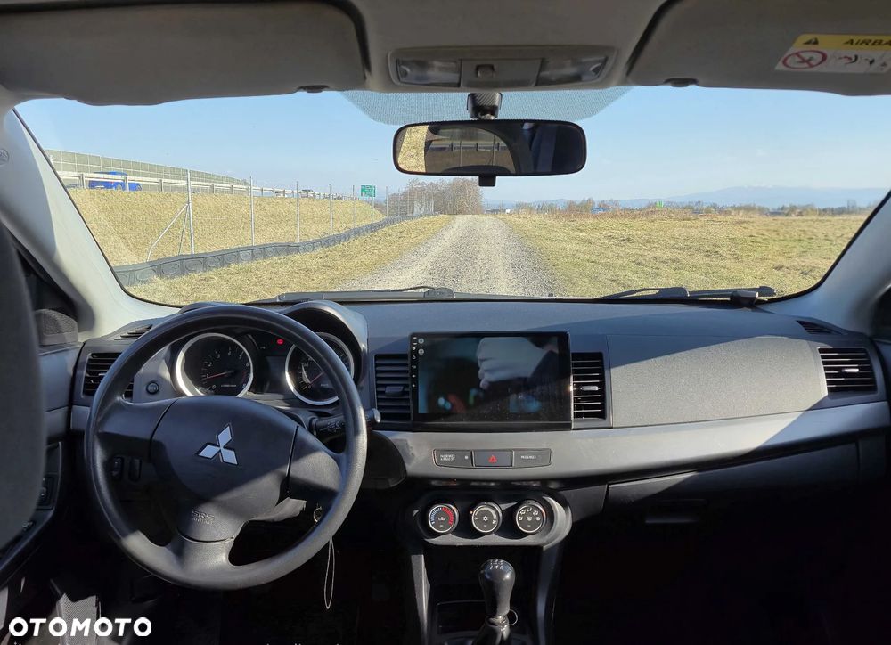 Mitsubishi Lancer 1.6 Inform - 3