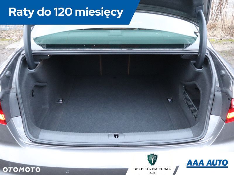 Audi A4 Limousine - 16