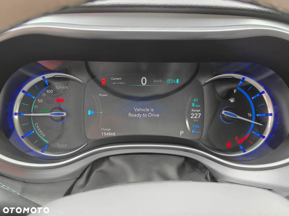 Chrysler Pacifica - 12