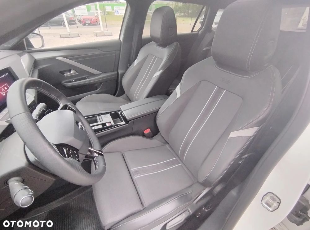 Opel Astra 1.2 T GS S&S - 18