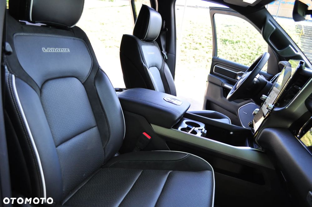RAM 1500 Laramie Night Premium - 17