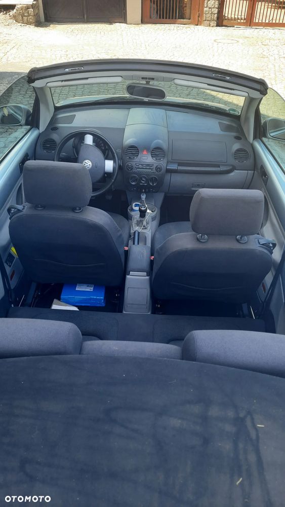 Volkswagen New Beetle - 11