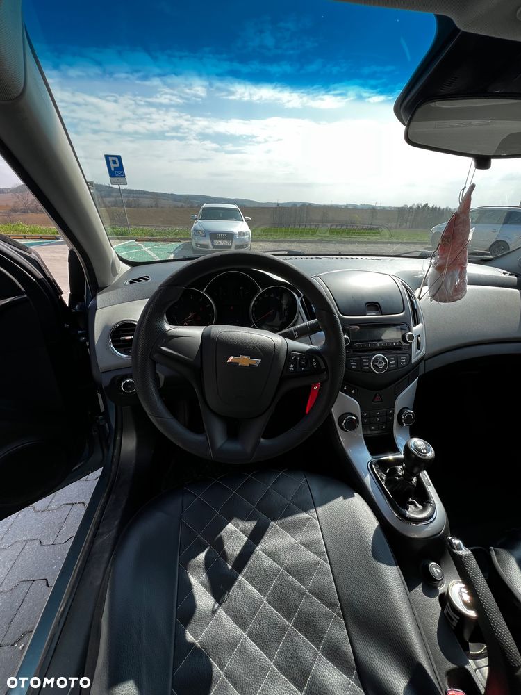 Chevrolet Cruze 1.6 LS - 13