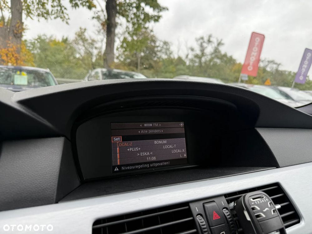 BMW Seria 5 520d Touring Edition Sport - 33