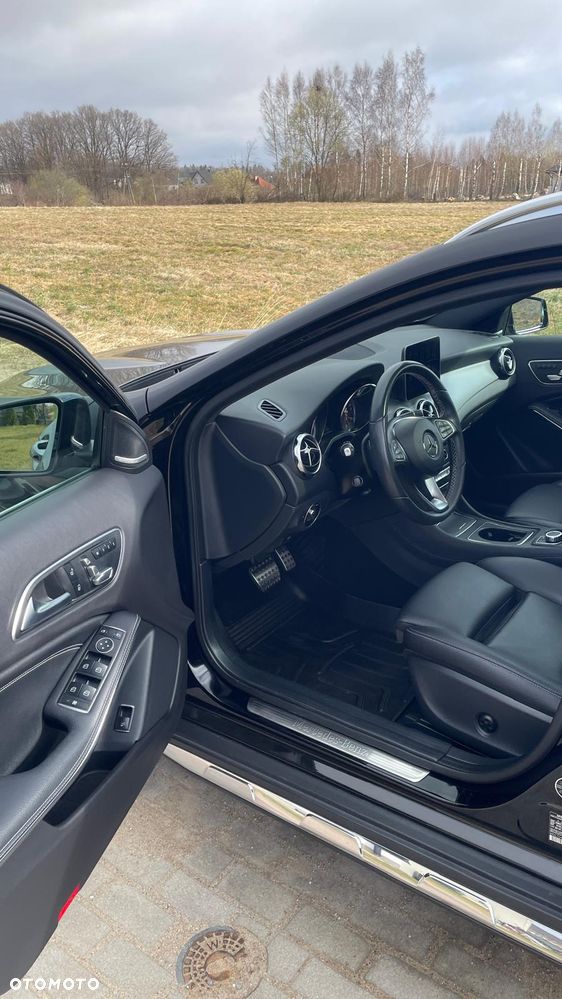 Mercedes-Benz GLA 250 4Matic 7G-DCT AMG Line - 9
