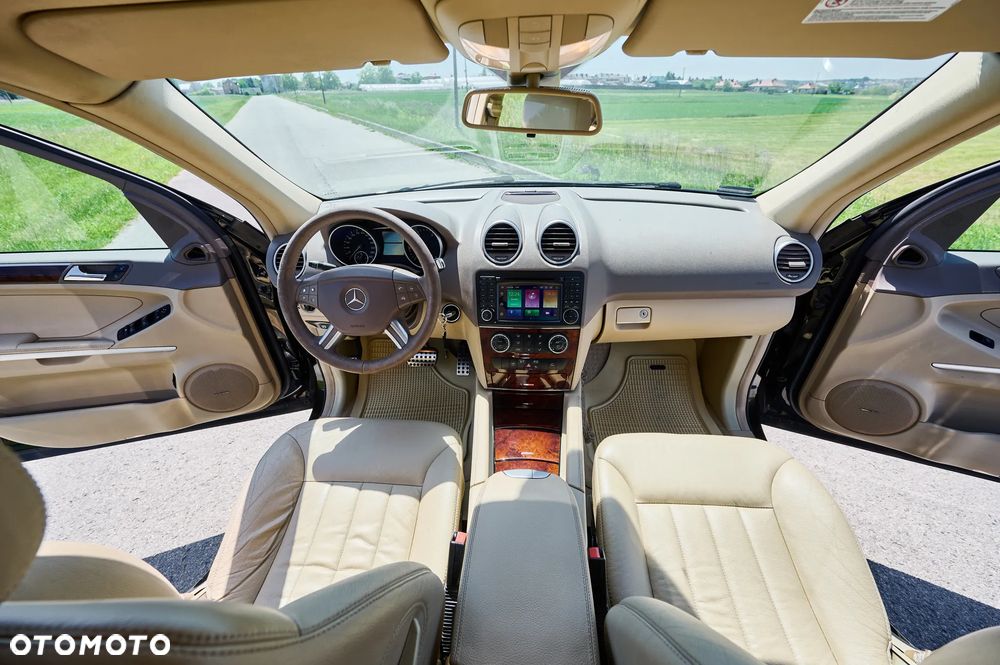 Mercedes-Benz ML - 10