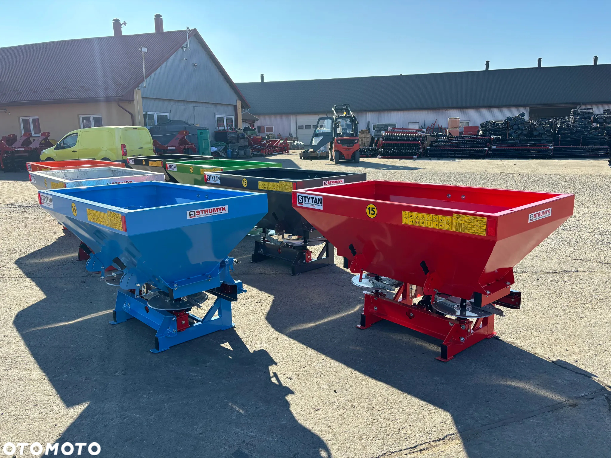 Dwutalerzowy rozsiewacz nawozów/ DARMOWY TRANSPORT/Producent: STRUMYK /Model: TYTAN/400l -1600 l - 14