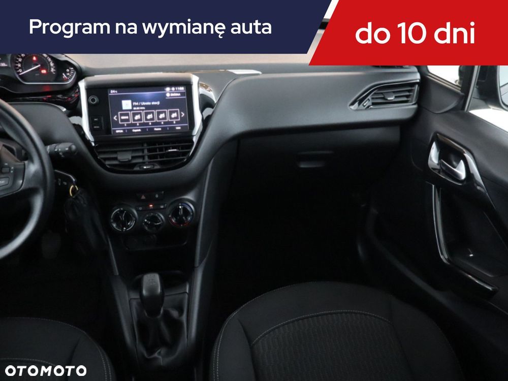 Peugeot 208 - 10